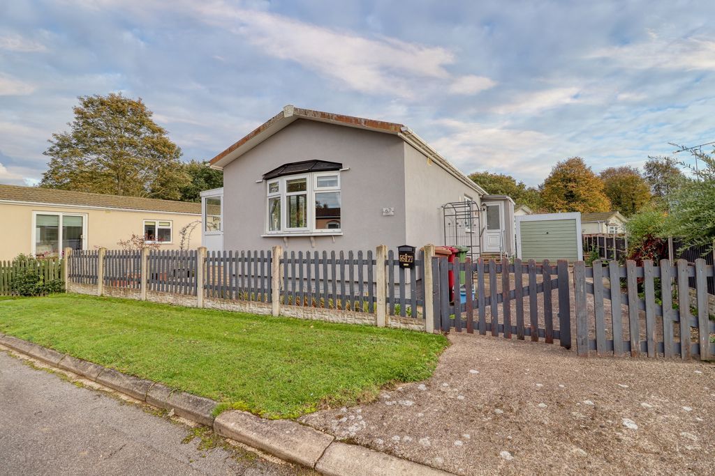 Property photo 1 of 13 Frontal