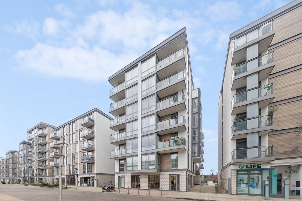 Property photo 1 of 18