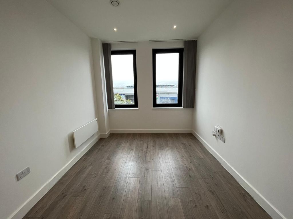Property photo 2 of 6