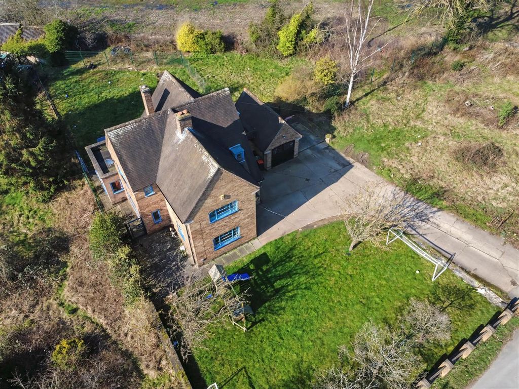 Property photo 2 of 27 Outside