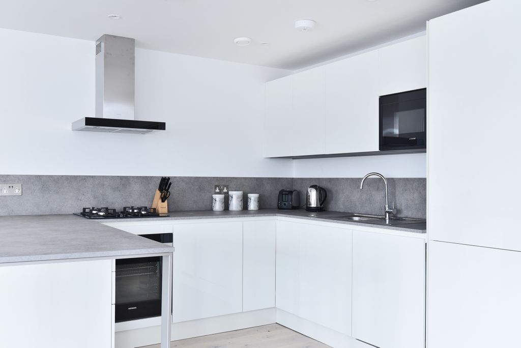 Property photo 3 of 9 252430 (1)