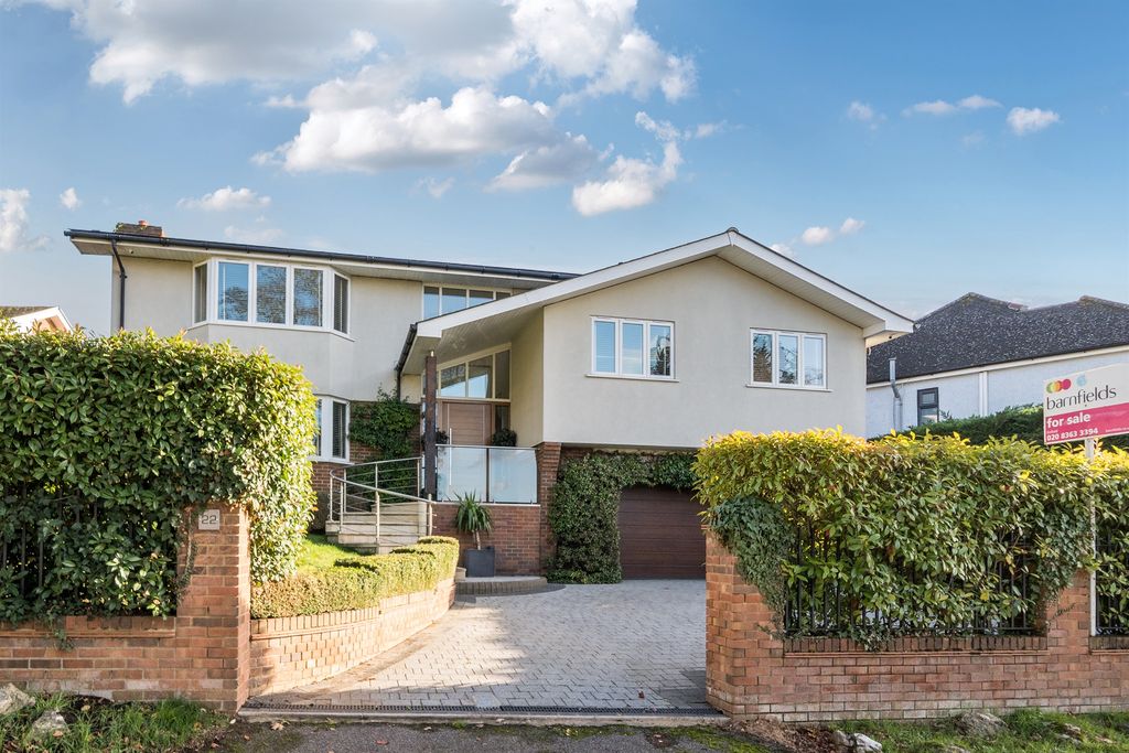 Property photo 1 of 22