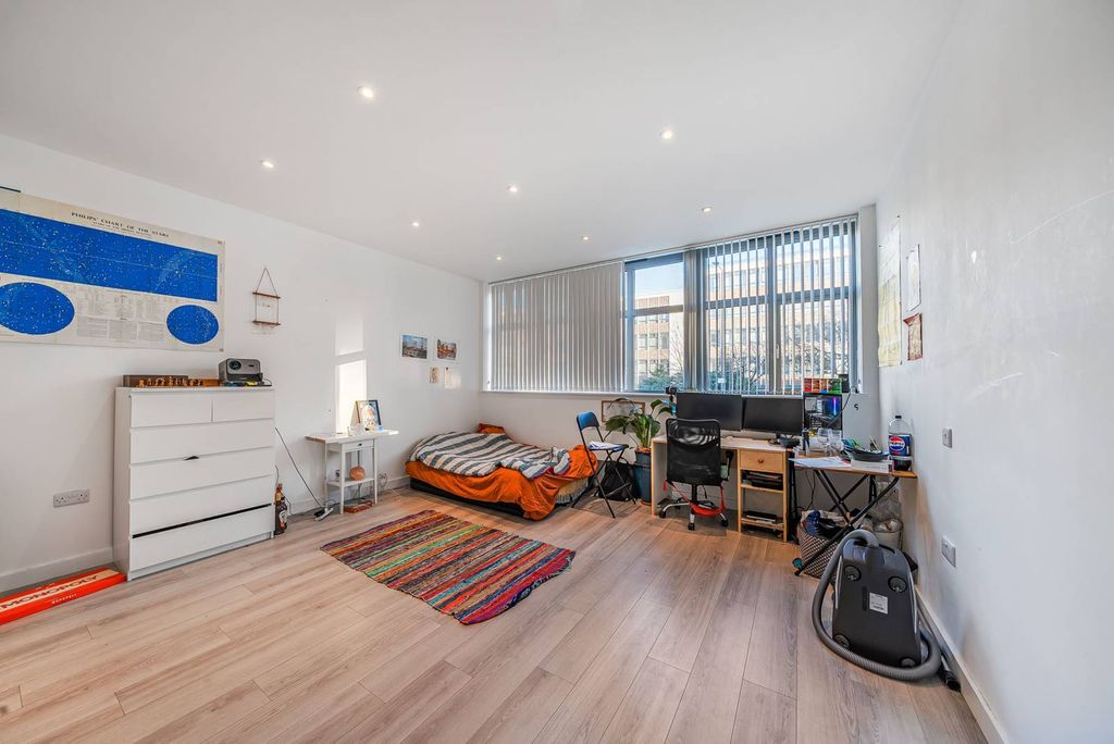 Property photo 3 of 10