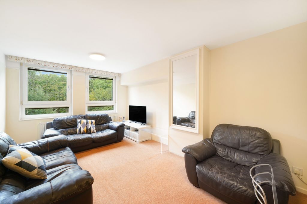 Property photo 1 of 18 Photo 6
