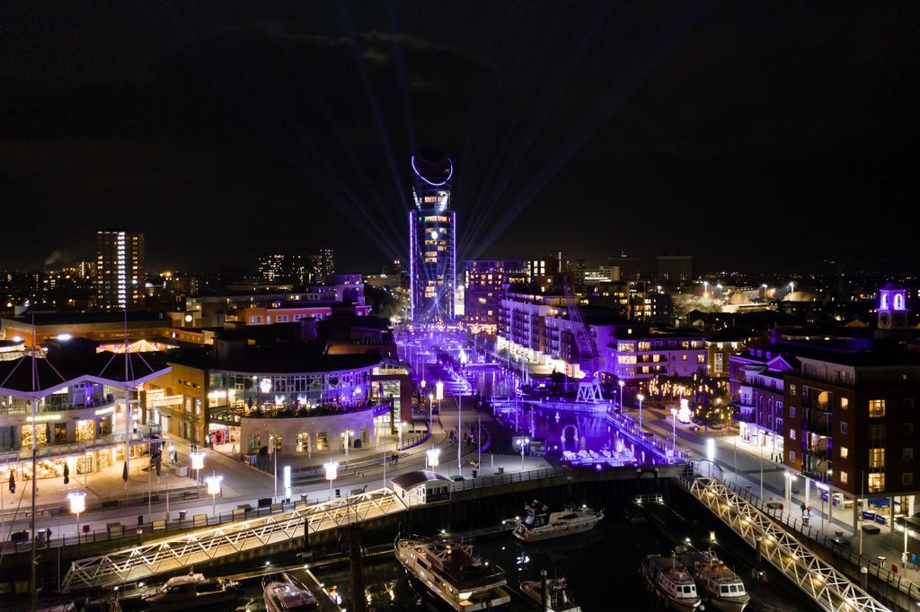 Property photo 1 of 19 Gunwhat Quays Night 1.Png