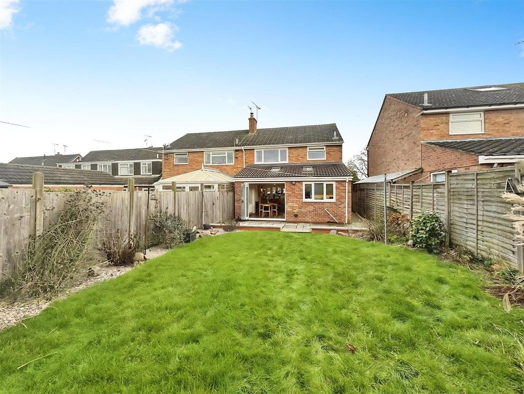 Property photo 2 of 25 Garden