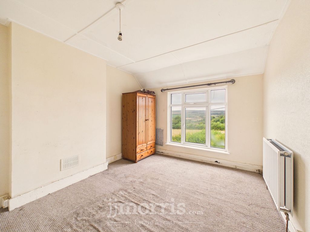 Property photo 3 of 32