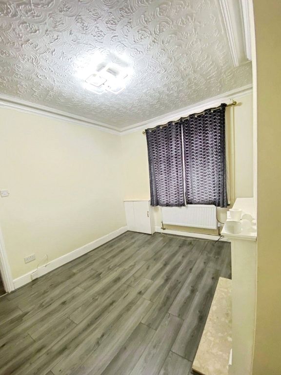 Property photo 3 of 12 Picture No. 03