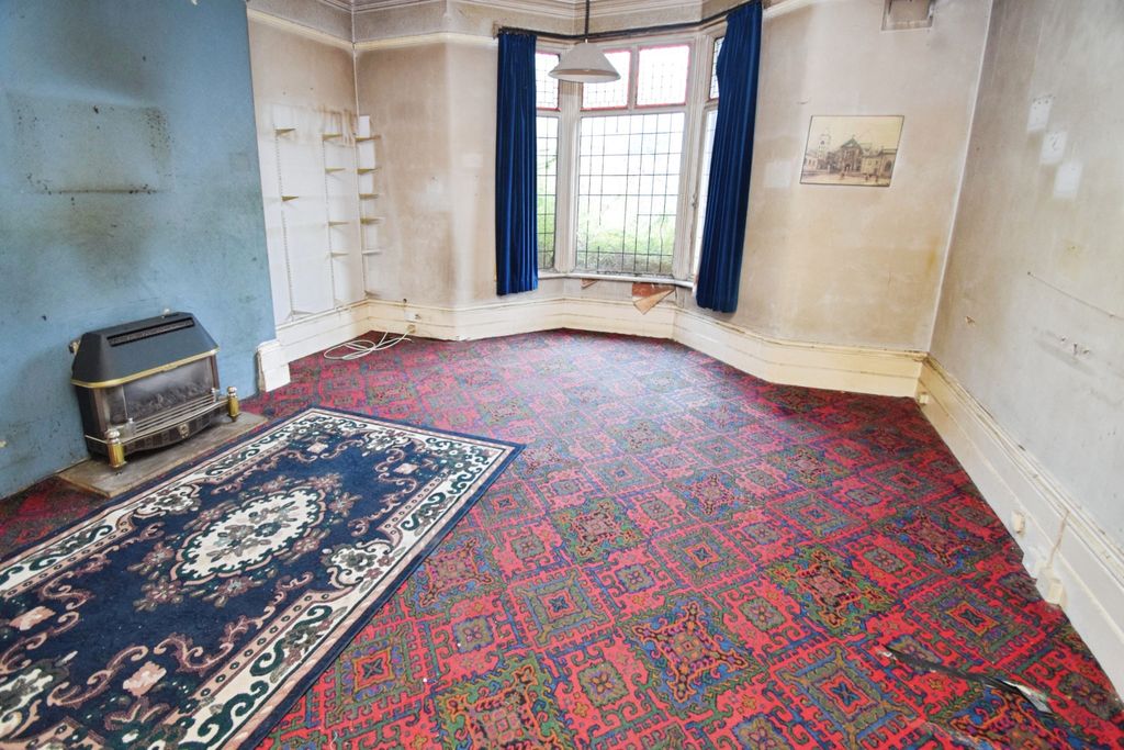 Property photo 2 of 15 007d2F95-Lounge