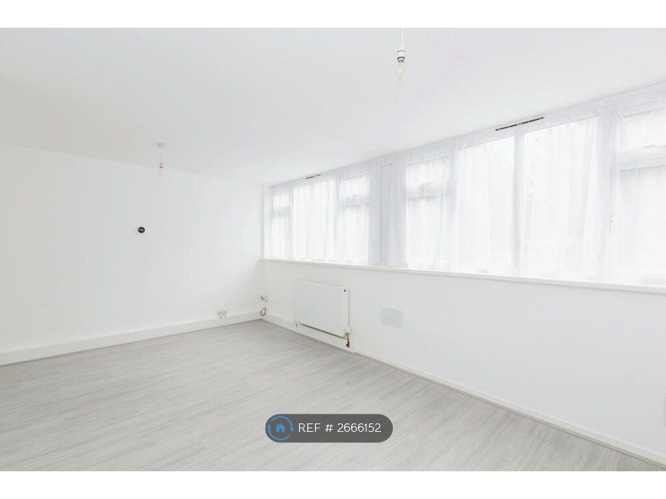 Property photo 3 of 12 Living Room