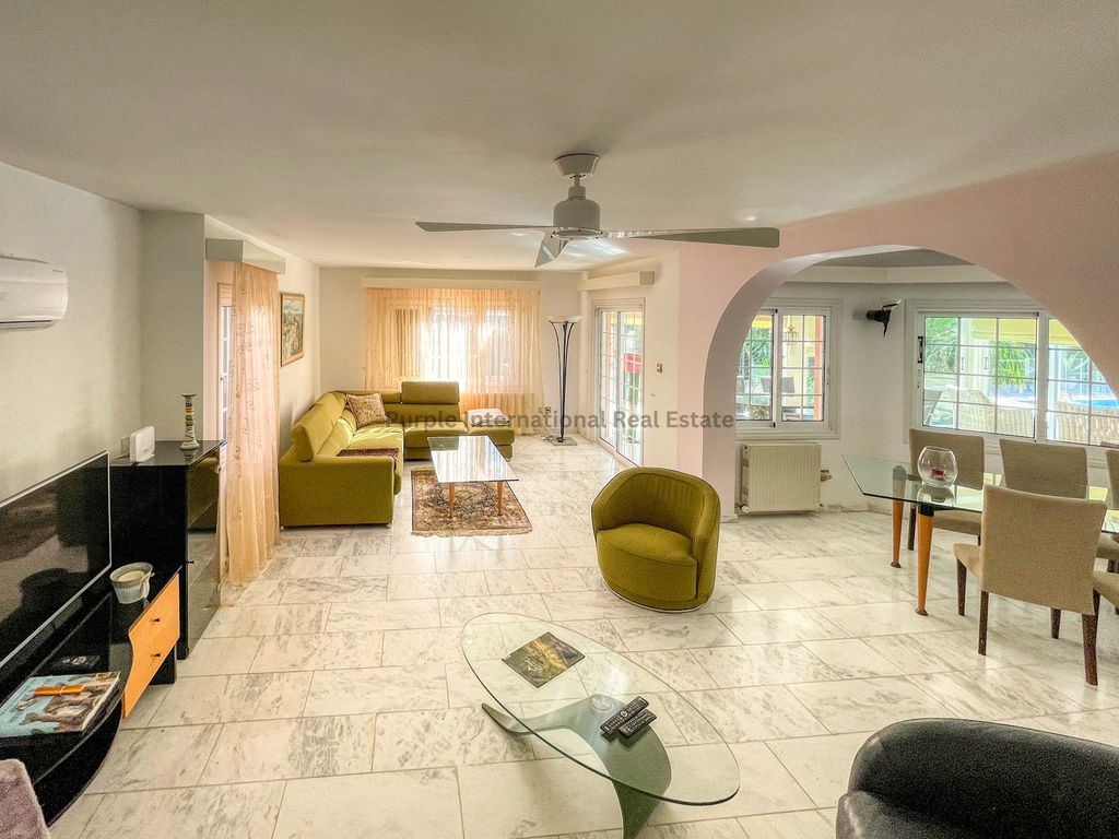 Property photo 2 of 21