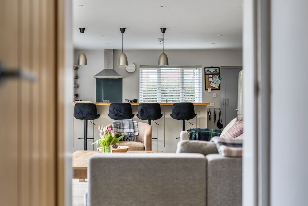 Additional image 4 of 5 bed detached house for saleHare Lane, Lingfield RH7