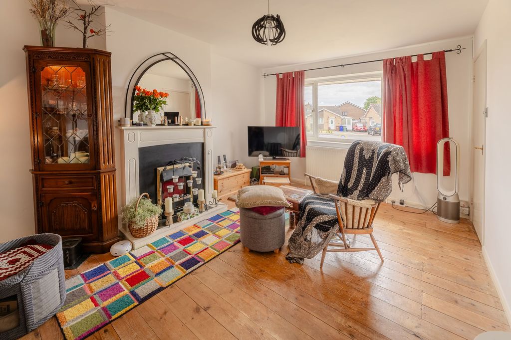 Property photo 2 of 12
