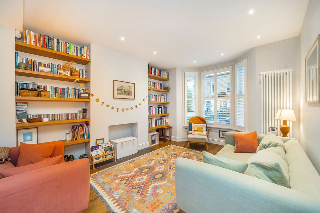 Property photo 3 of 12