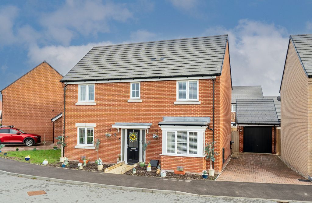 Property photo 1 of 23