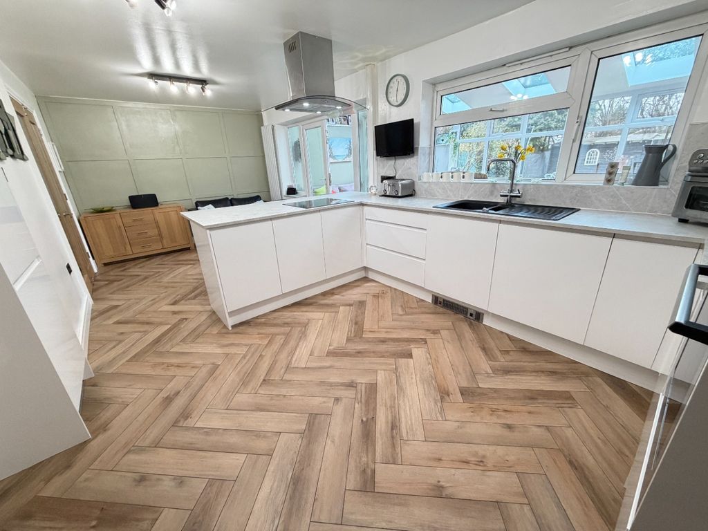 Property photo 2 of 27 4909552