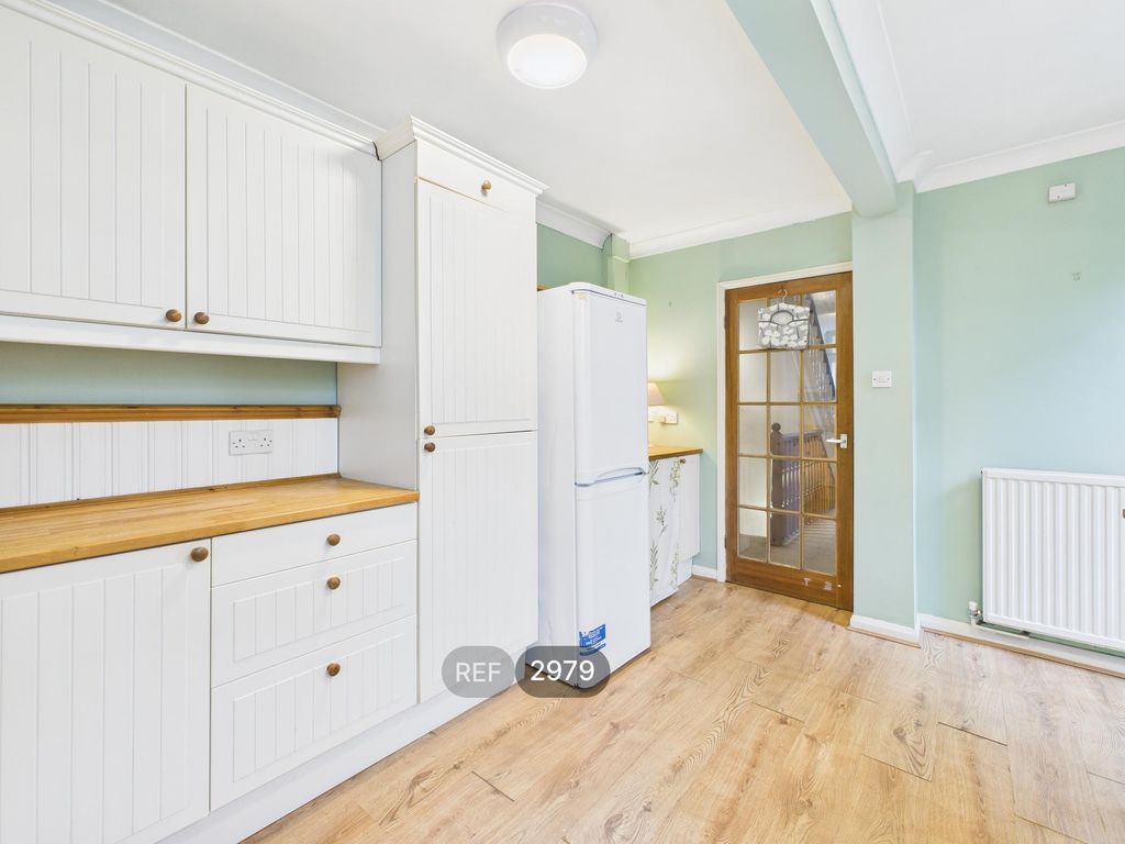 Property photo 3 of 26 Kitchen