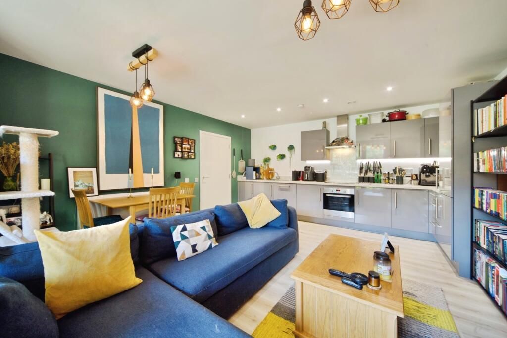 Property photo 2 of 17 1B0041F21A8F912E3E031B693Cf57De1.Jpeg