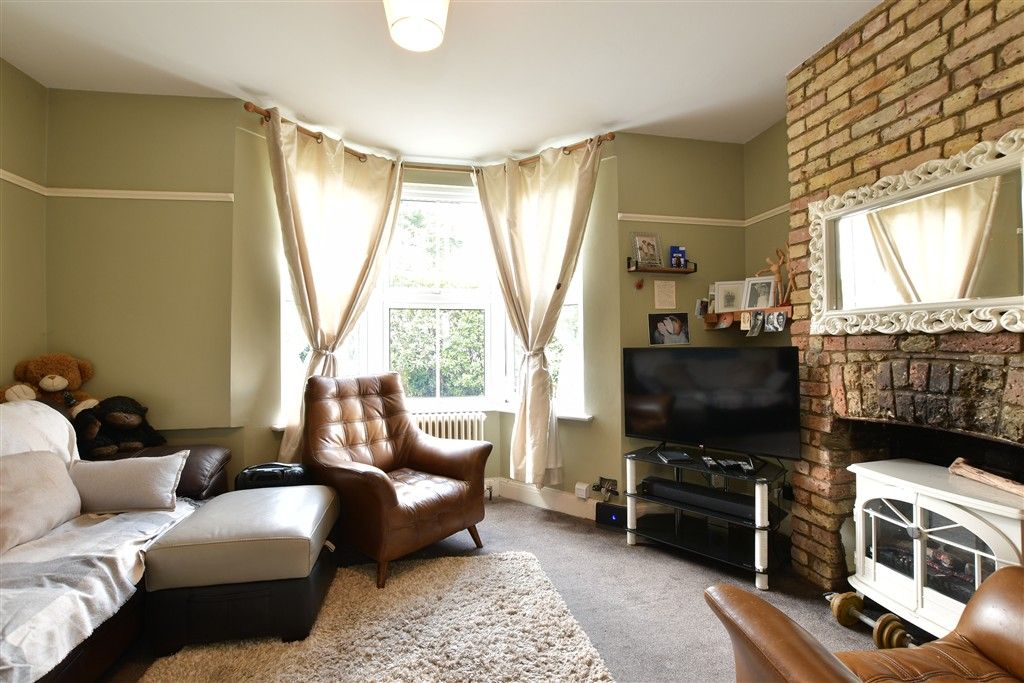 Property photo 1 of 15 Lounge