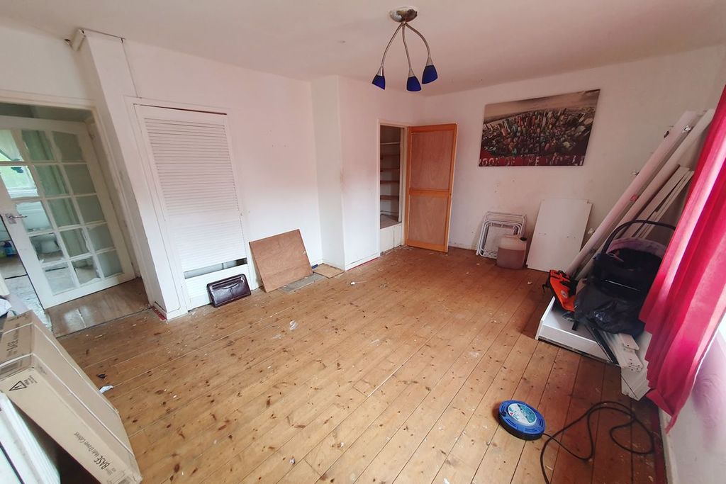 Property photo 3 of 9