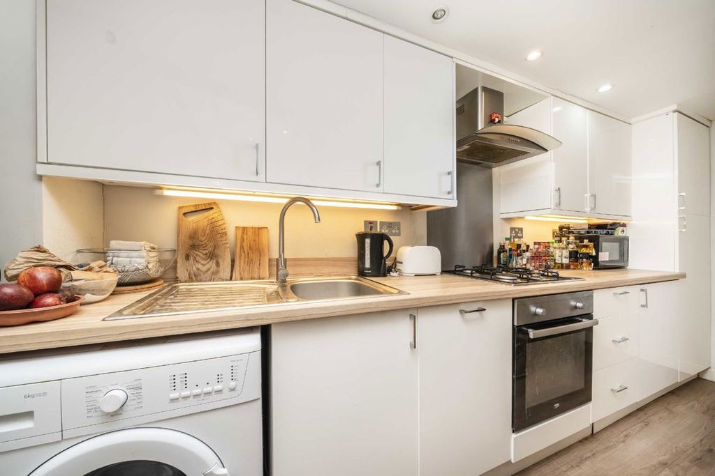 Property photo 3 of 4