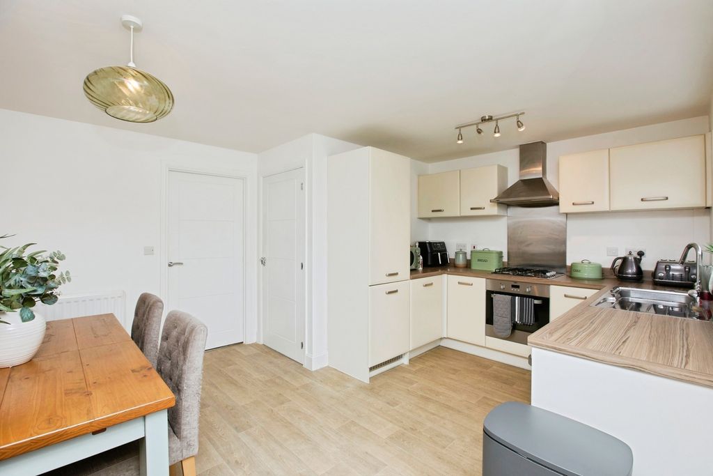 Property photo 2 of 19 Kitchen Diner