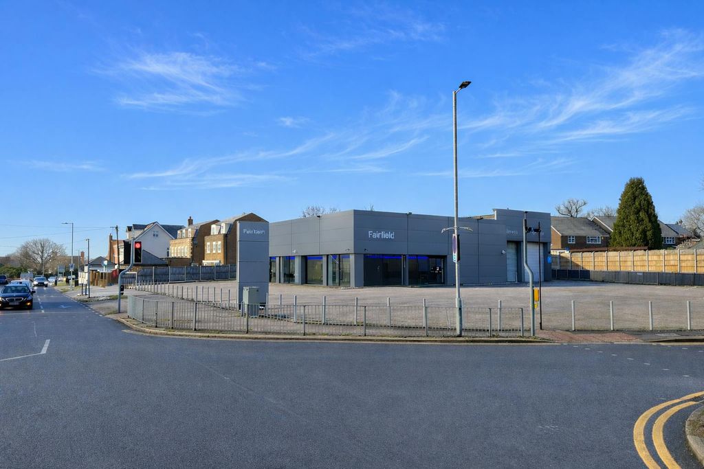 Property photo 1 of 3 Frontage