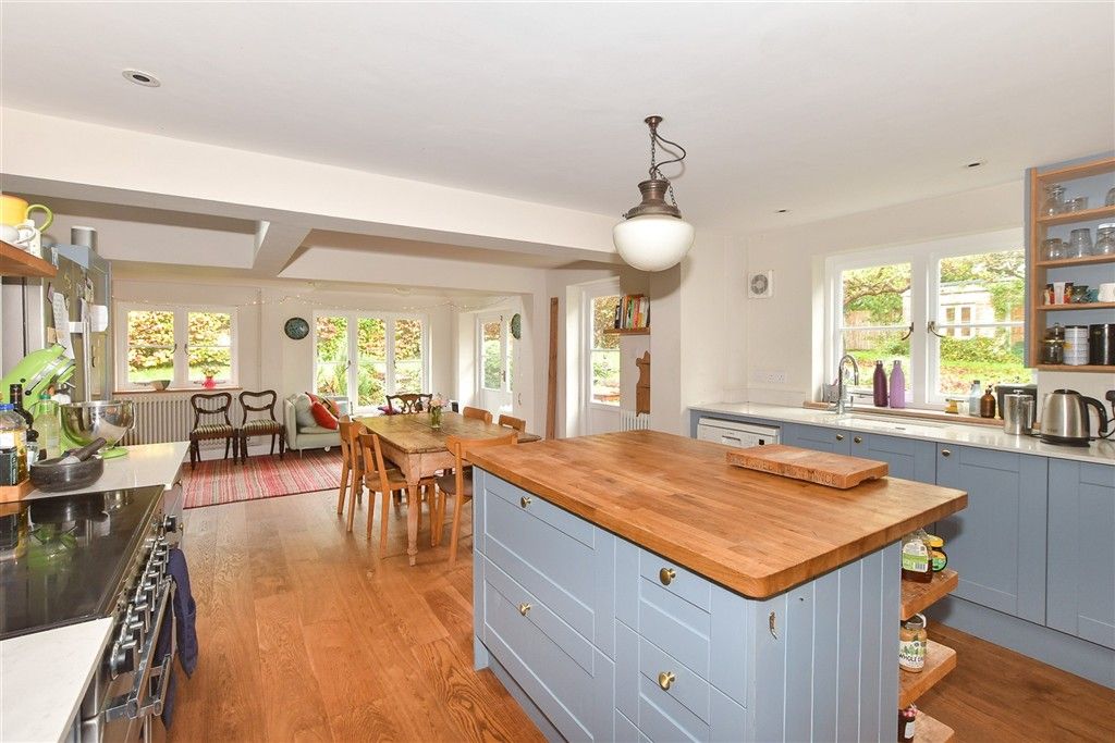 Property photo 1 of 19 Kitchen