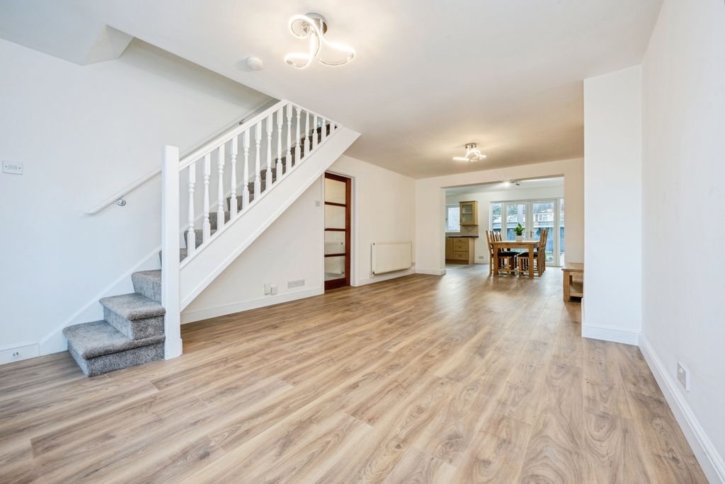 Property photo 2 of 31 Pbox-Img.Jpg