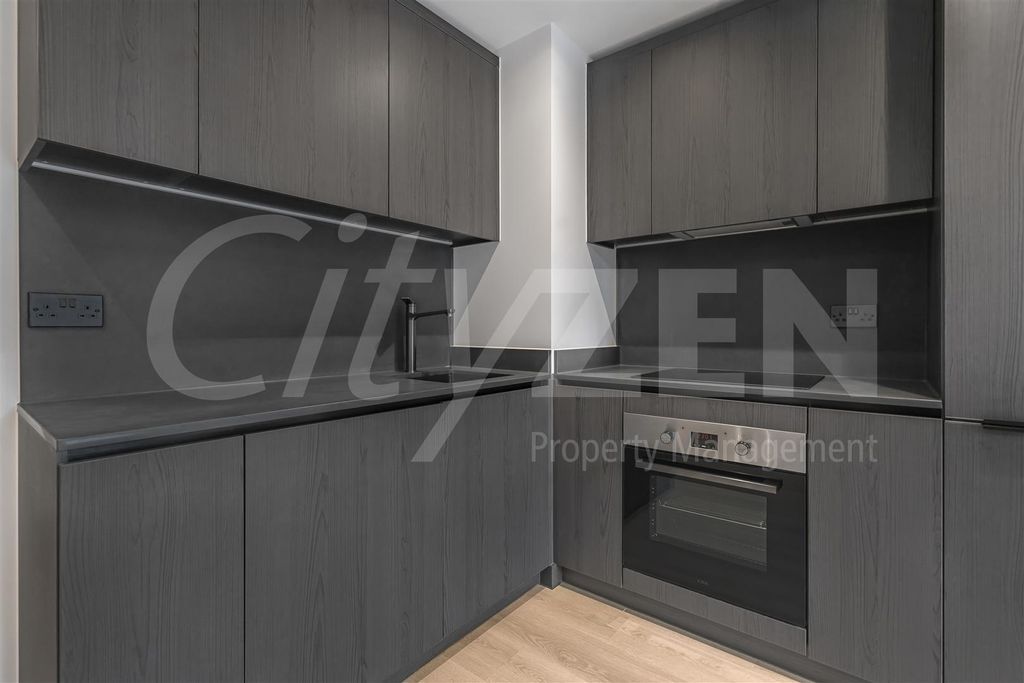 Property photo 2 of 40 Kitchen