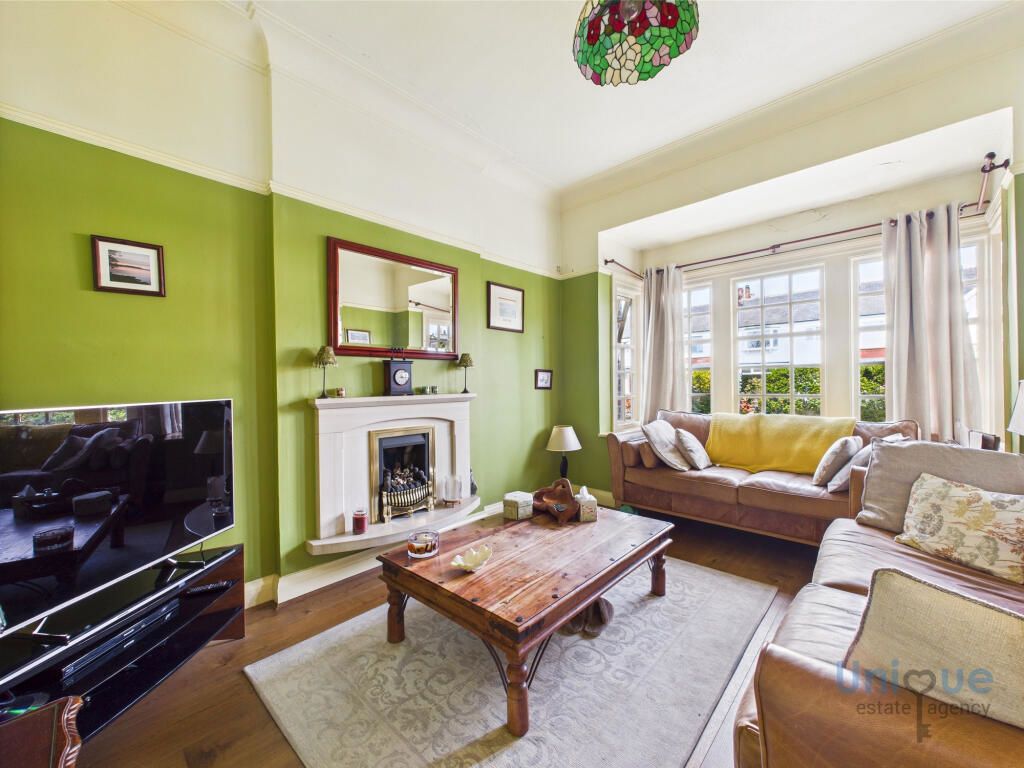 Property photo 2 of 17