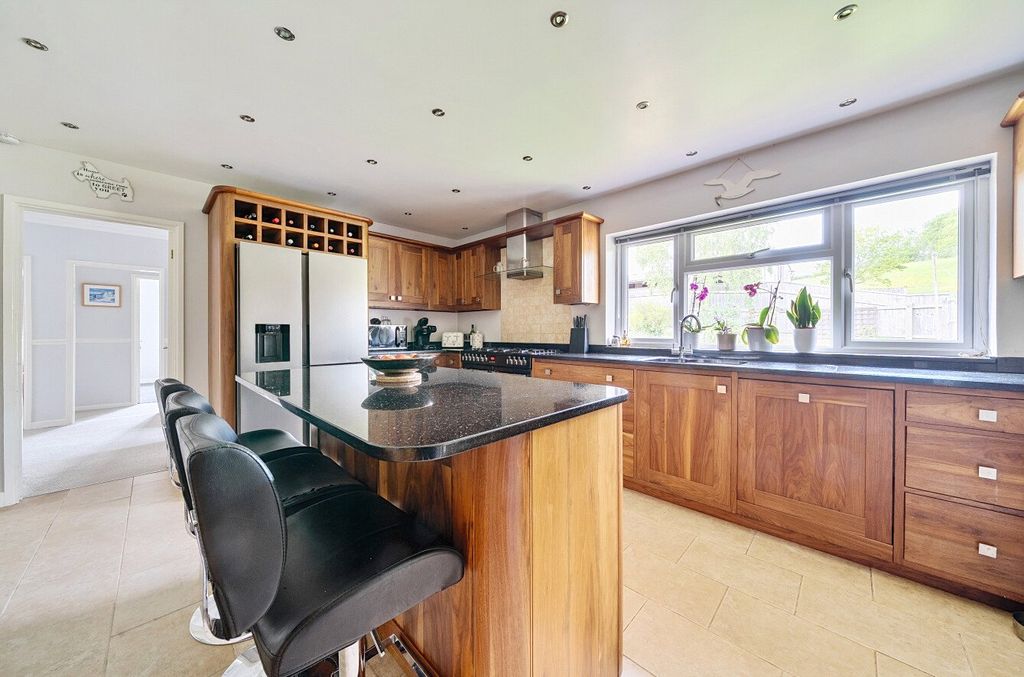 Property photo 3 of 12 Kitchen