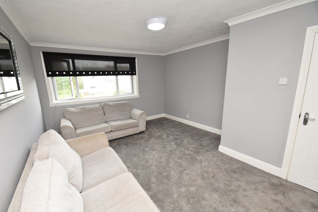 Property photo 2 of 13 4414092