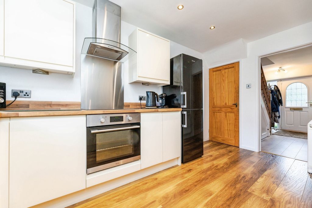 Property photo 3 of 16 Photo