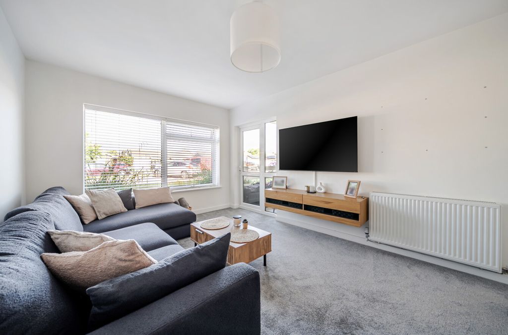Property photo 3 of 12 1483219-9-6A4252E...