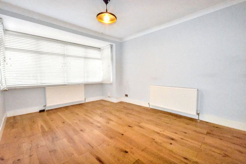 Property photo 3 of 10 Photo 3