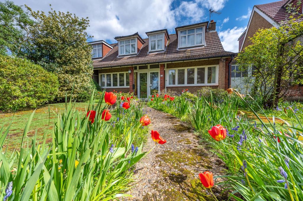 Property photo 2 of 12