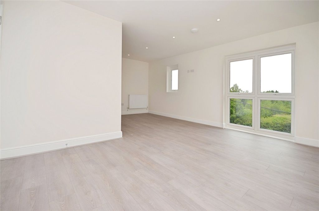 Property photo 2 of 10 Picture No. 06