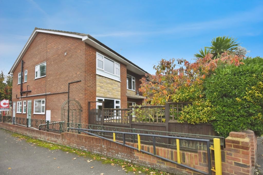 Property photo 1 of 21