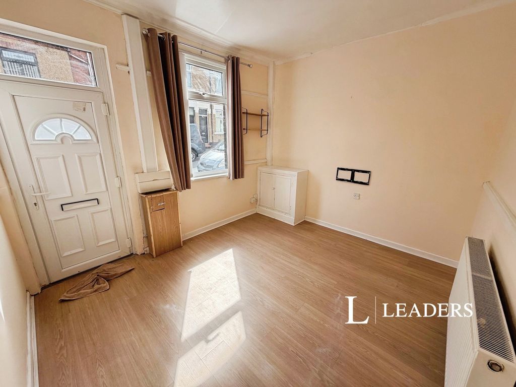 Property photo 3 of 12 Pbox-Img.Jpg