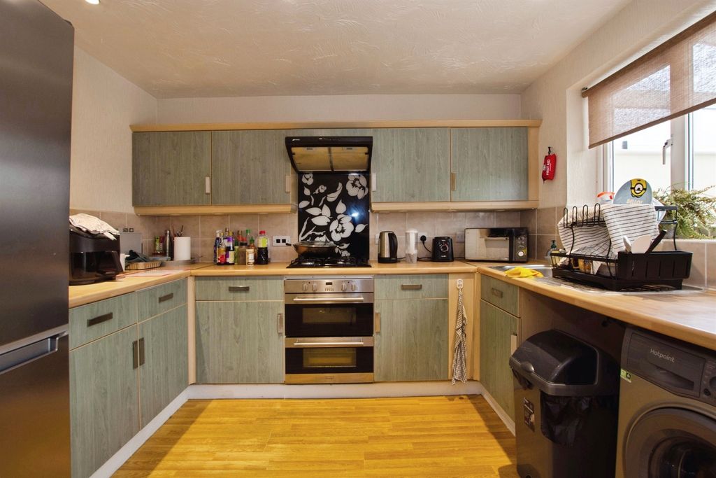 Property photo 2 of 16