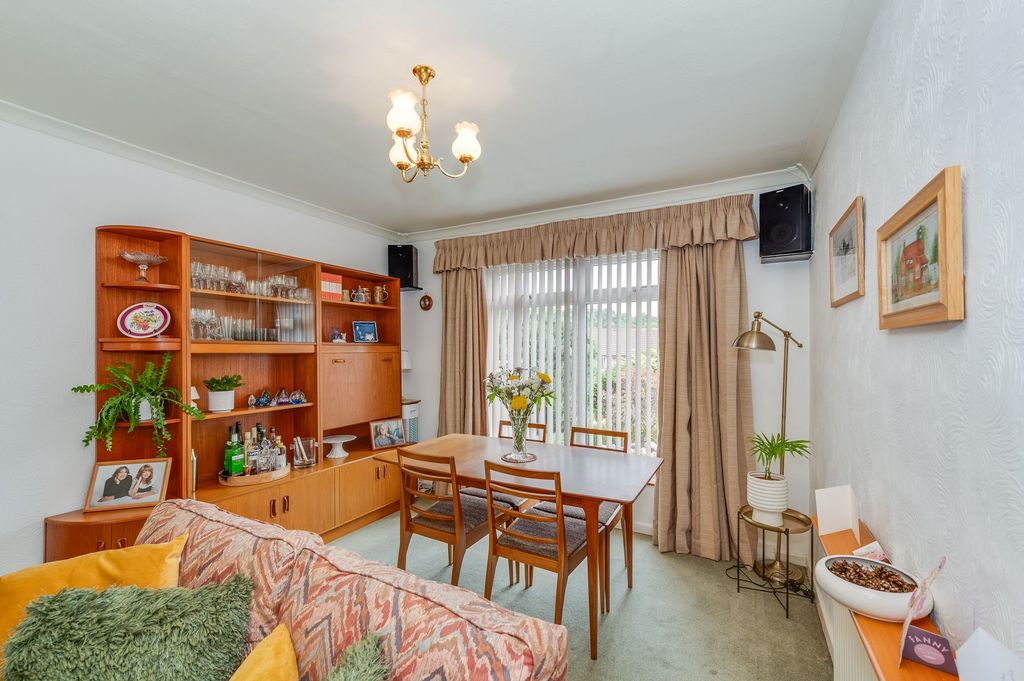 Property photo 3 of 27