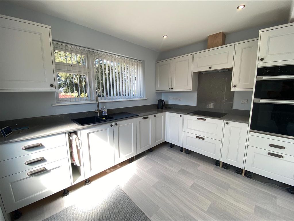 Property photo 2 of 29 Kitchen