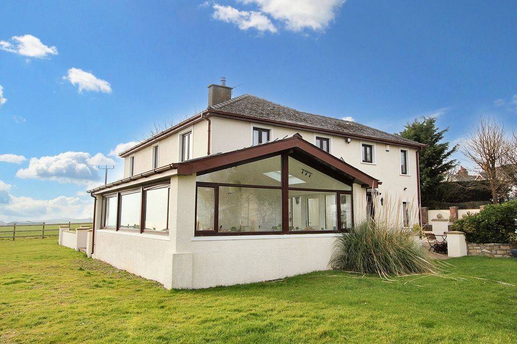 Property photo 2 of 44