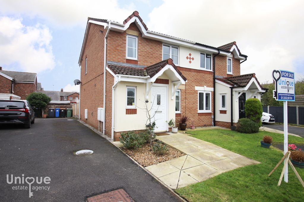 Property photo 1 of 22