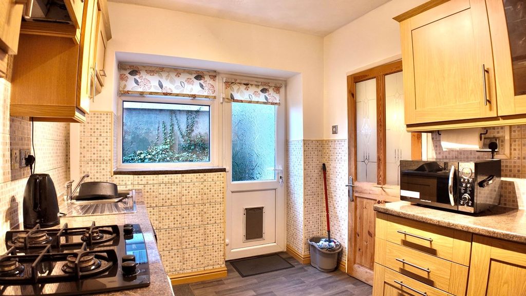 Property photo 3 of 33