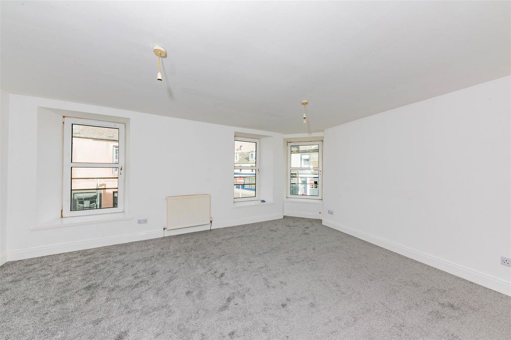Property photo 3 of 14 3C West Grimsby Arbroath-5.Jpg