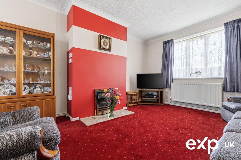 Property photo 2 of 22