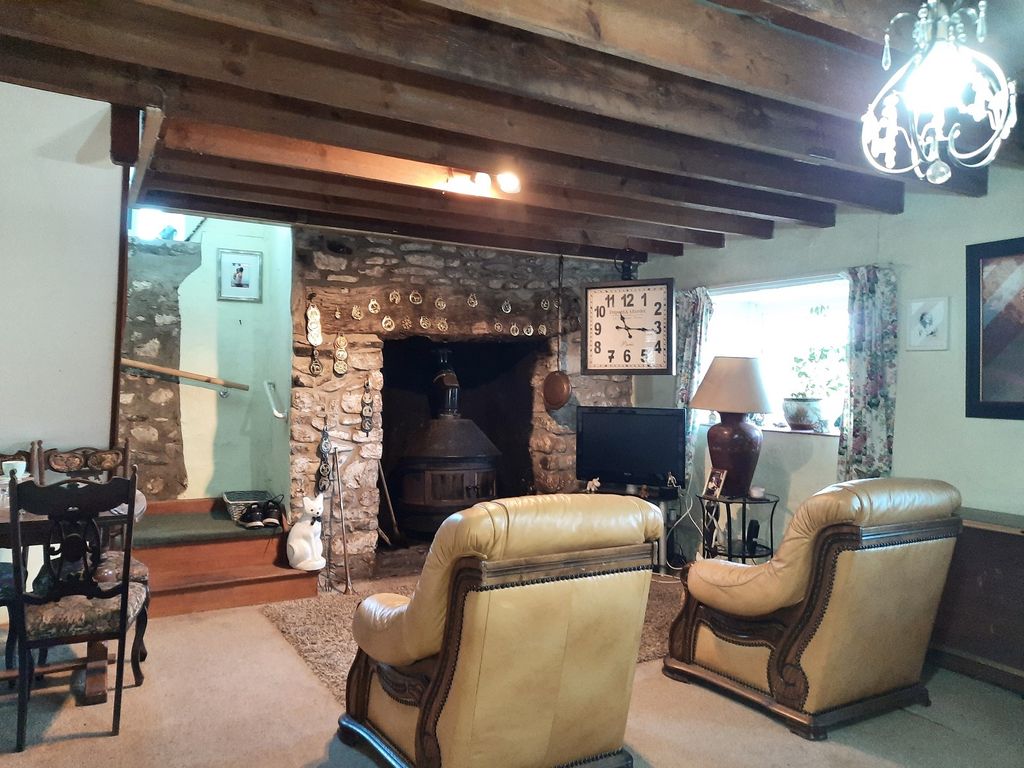 Property photo 2 of 11 Living Room