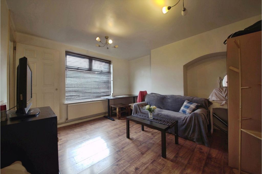Property photo 3 of 22